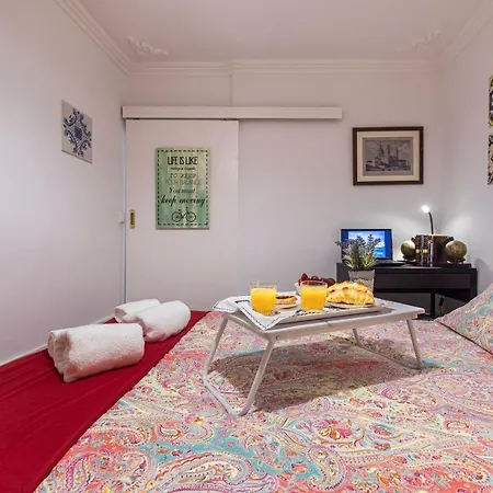 Apartment Amazing Camoes - Chiado,