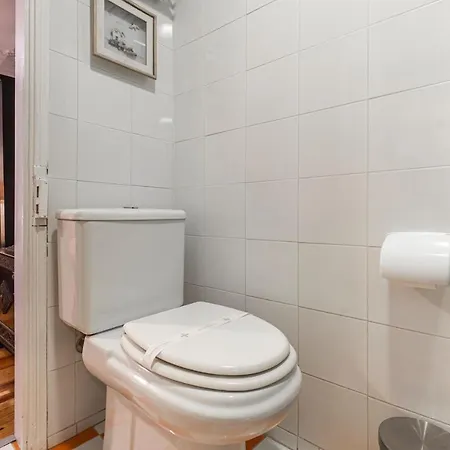 Apartment Amazing Camoes - Chiado, Lisbon