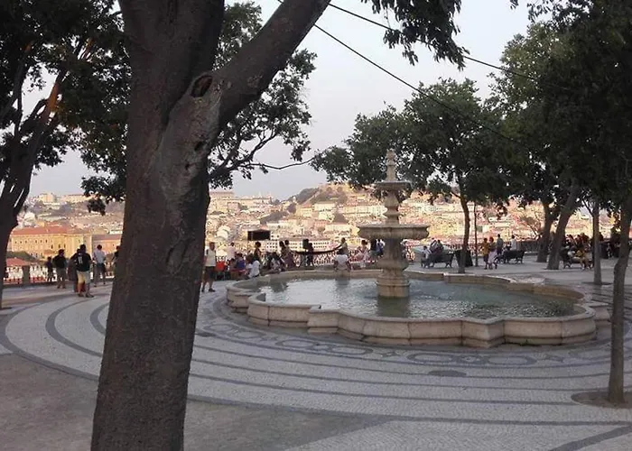 Апартаменты Amazing Camoes - Chiado,